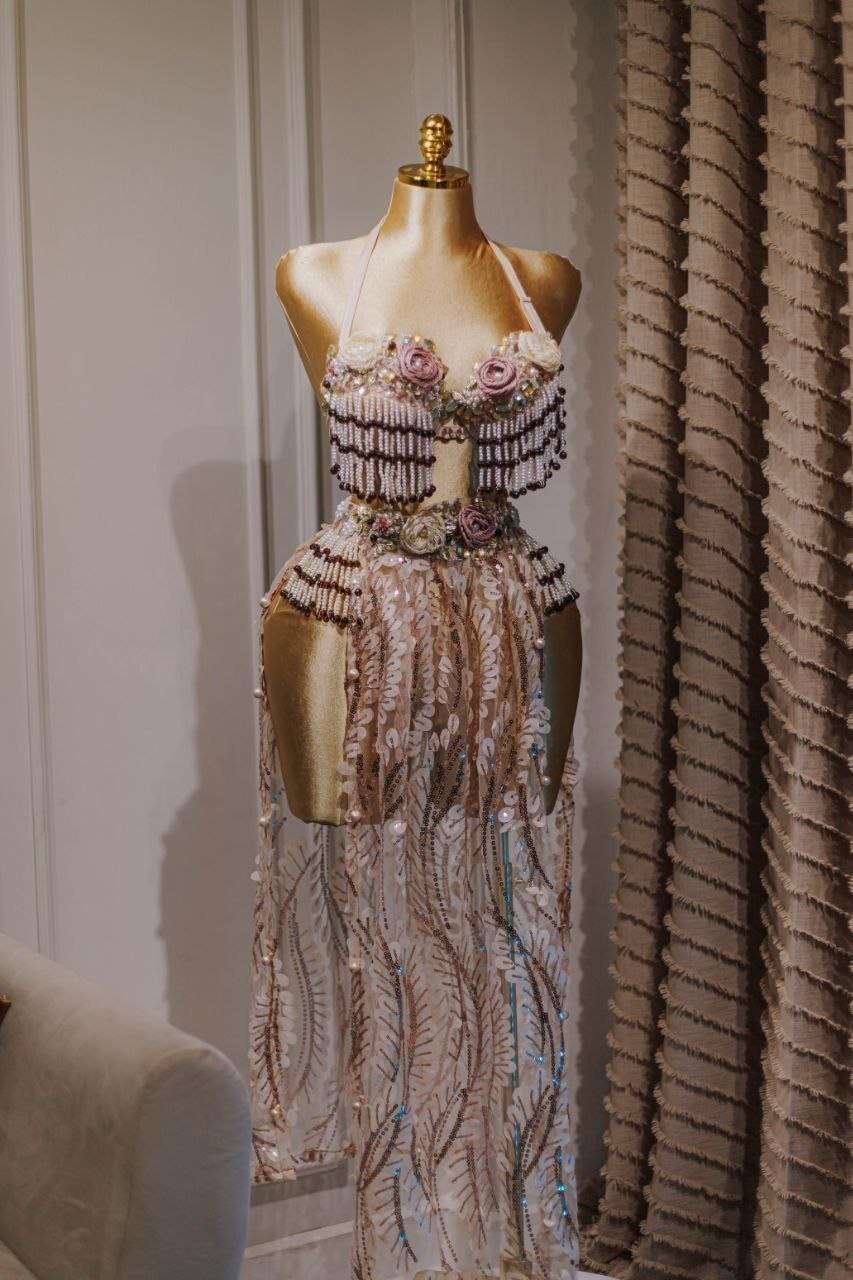 Handmade belly dance costume (Rose gold)