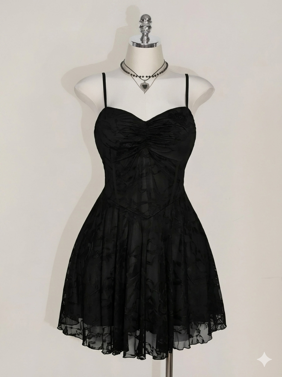 Chic short lace dress.
