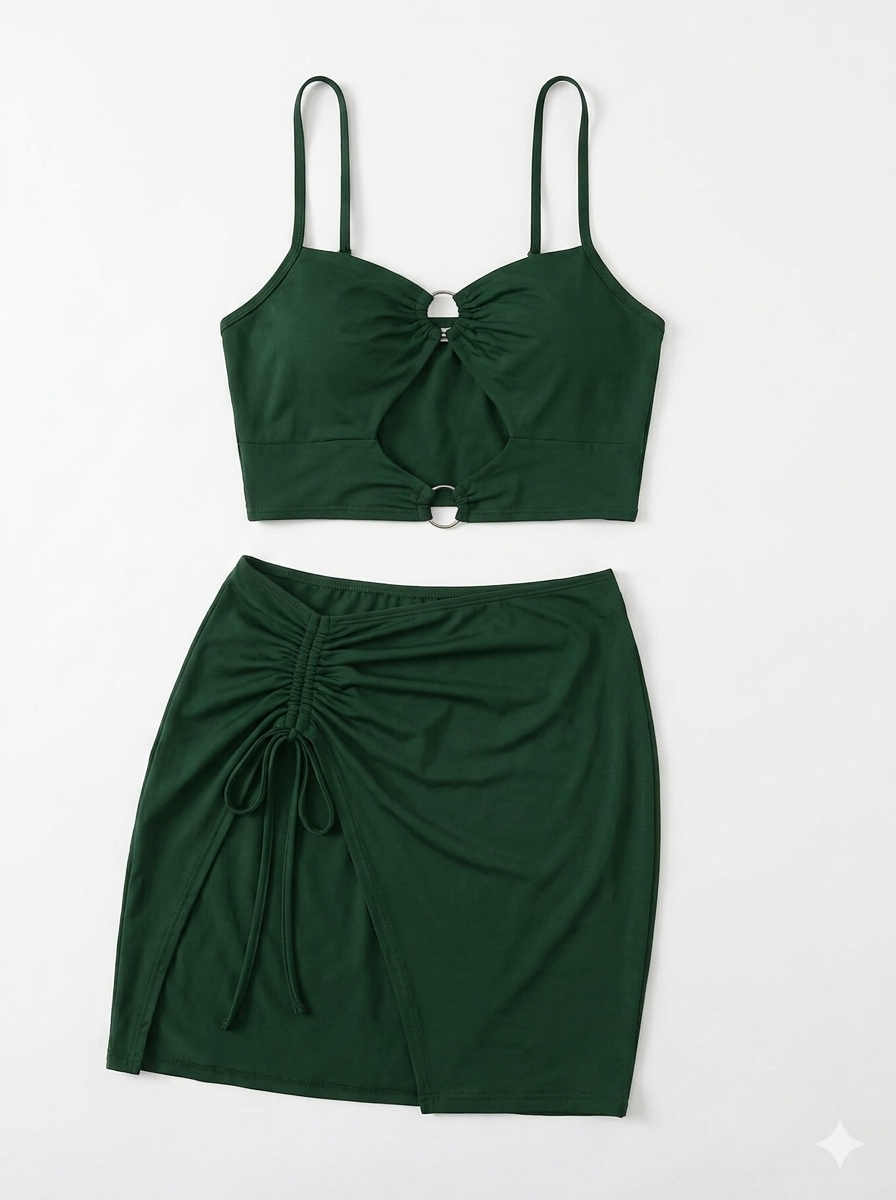 Two-piece skirt set.