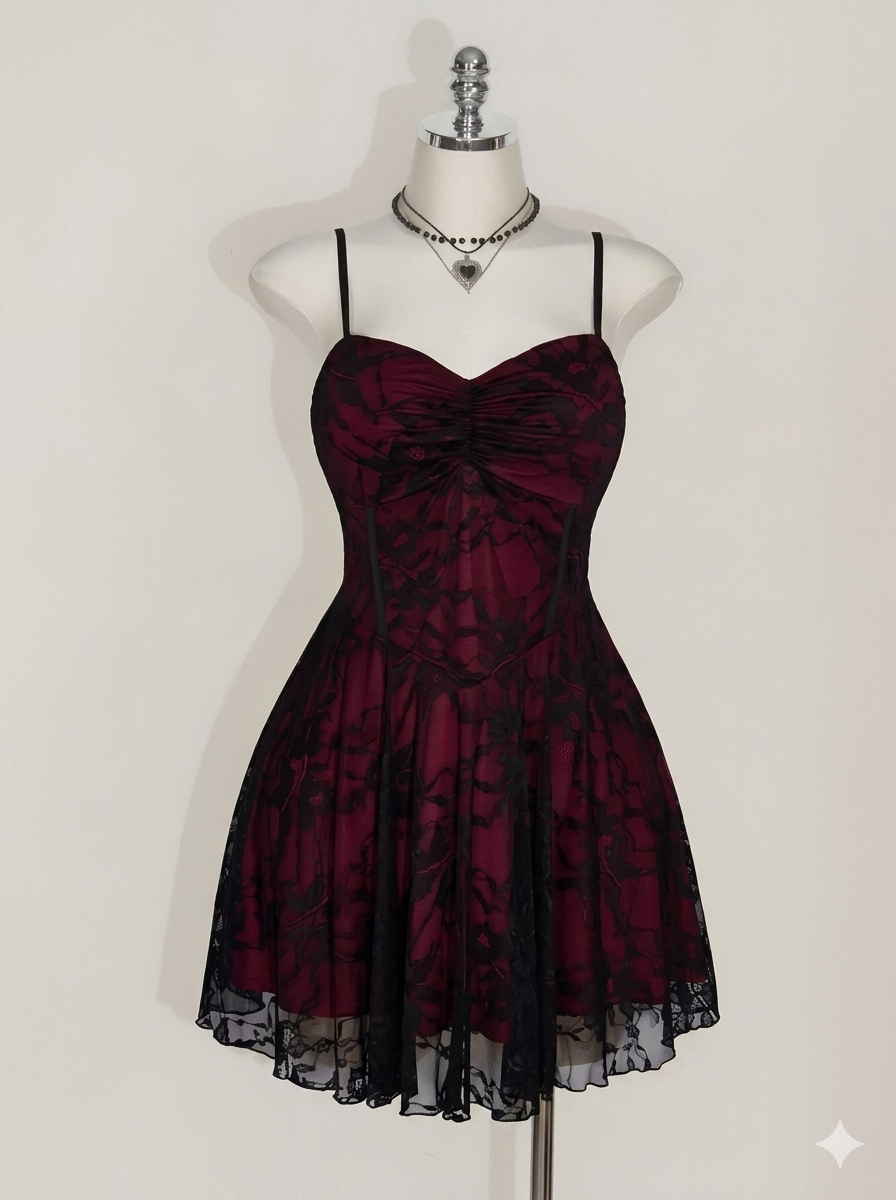 Chic short lace dress.